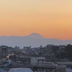 YATSUDOKI - 陽が落ちてきて富士山のシルエットが