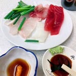 ゆたか食堂 - 「食堂」でこんな刺身出してええんじゃろか？w