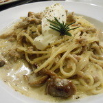 キュイジーヌR - サルシッチャと茸のパスタ　２０１３，１