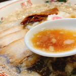 Hinode Seimen - 澄んだスープに背脂の旨味