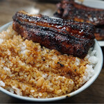 田代 - 蓋に鰻を避難させて、ご飯とご対面♪