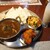 本格インド料理アシス - 料理写真:ブラックカレーセット。ナンはチーズナン。ラッシー。