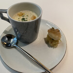 メイ - カリフラワーのスープ、フレンチ風ジャーマンポテト