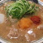 源蔵ラーメン  - 肉そば＋赤玉