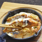 Gyouzato Jibiru Ichi - 【キムチーズ餃子】キムチとチーズが餃子によく合います。