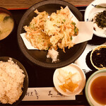 大衆割烹 うなぎ 三進 - 2022年2月　桜海老とイカのかき揚げ　鮪山かけ定食　¥1.210