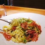 Osteria Cino - ブロッコリーと生ハムのカーチョ･エ･ぺぺ