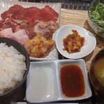 YAKINIKU MEAT STATION - 