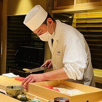 日本料理 柳燕 - ◎築地の名料理店「つきぢ田村」で花板を任されていた野呂大将。
