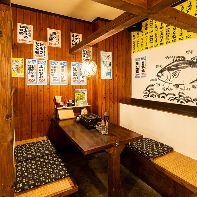 座席 : 浜焼きと串カツ 海鮮居酒屋 波平 上新庄店 - 上新庄/居酒屋