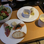 グランドハイアット東京 - サラダも新鮮バーニャカウダも美味しい