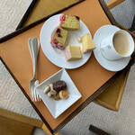 グランドハイアット東京 - バームクーヘン、ラズベリーパウンドケーキ