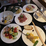 グランドハイアット東京 - つくねや胡麻豆腐もありました。