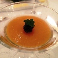 オーベルジュ・ド・リル トーキョー - ズワイ蟹のカクテル　トマトのコンソメジュレ　キャビア添え
