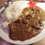 あか牛焼肉専門 和牛一頭流 肉萬 - カレー大盛り（900円）