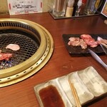 Taishuu Yakiniku Nissekitoorino Tamaya - ヤキニクはごはんがすすむ