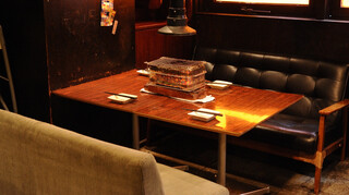 魅惑の七輪 らんまん - テーブル