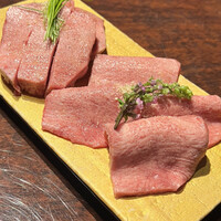 黒毛和牛焼肉 虎斑 北新地店 - 