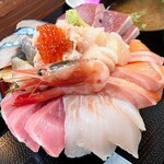 Uokin Shokudou - うおきん海鮮丼