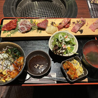 肉匠 牛虎 西中島店 - 