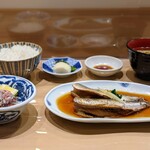 169354346 - 煮魚定食＋刺身(ハーフ)