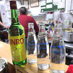 やきとり良太 - 真露（ボトル 2,800円）＋タンサン（200円）