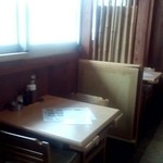 月の魚 - テーブル席