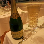 NV Champagne PREMIE CUVEE BRUNO PAILLARD　1785円/150mlグラス