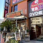 STOVES - 外観は昔から変わらない　DVD屋の看板も