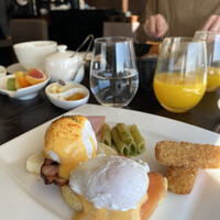 R restaurant & bar - 