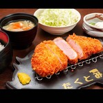 Tonkatsu Ando Hambagu Takutomi - 厚切りロースカツ定食