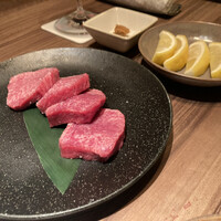 焼肉うしごろ 新宿三丁目店 - ＊ 究極の黒タン　厚切り　3,200円