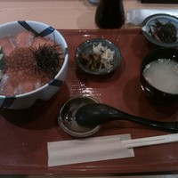 日本料理 ざぜん - 自らアトレ名物を書いてる親子丼は1500円