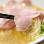 町田汁場 しおらーめん進化 - チャーシューしおらーめん1050円