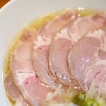 町田汁場 しおらーめん進化 - チャーシューしおらーめん1050円