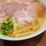 町田汁場 しおらーめん進化 - チャーシューしおらーめん1050円