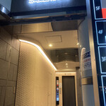 茜坂大沼 - 奥のエレベーターから３階に上がってね！