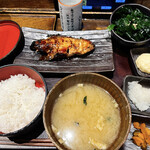 Shimpachi Shokudou - 黒ムツ照り焼き定食(ご飯半割)+わかめ(醤油マヨ)_¥957+¥88