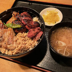 鳥与志 - ■焼き鳥丼¥1,000