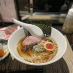 酒肴場 屯 - 【限定】生姜香る烏賊干し中華蕎麦（味玉入り）¥900