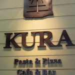 KURA - 入口付近