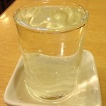 あかちょうちん - 溢れた日本酒 あかちょうちん