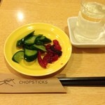 あかちょうちん - まずは漬物 あかちょうちん