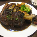 ビストロ バキュース - ２０１３・１・２０　イノシシ煮込み ギャートルズ並です