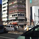 とんかつ 唐揚 おかだ - 文京シビック側からみた外観