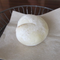KOST - 自家製パン1個目