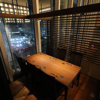 大阪駅前！美しい夜景の見える接待・会食向けの完全個室をご完備