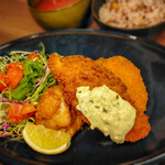 932東京霞が関 - ミックスフライランチ　980円