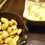 Tori Hachi - お通し（ポテトサラダと豆）