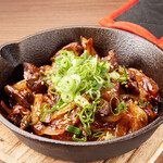 炭火と笑いの台所 とりすけ 難波本店 - ホルモンミックス炒め